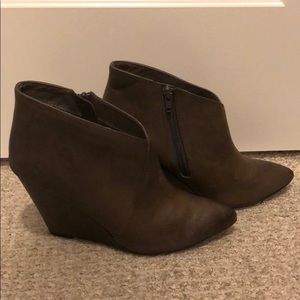 Seychelles Grey Leather boots